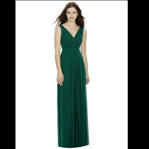 NWT Hunter Green Desy Bridesmaid or Homecoming Dress Gown